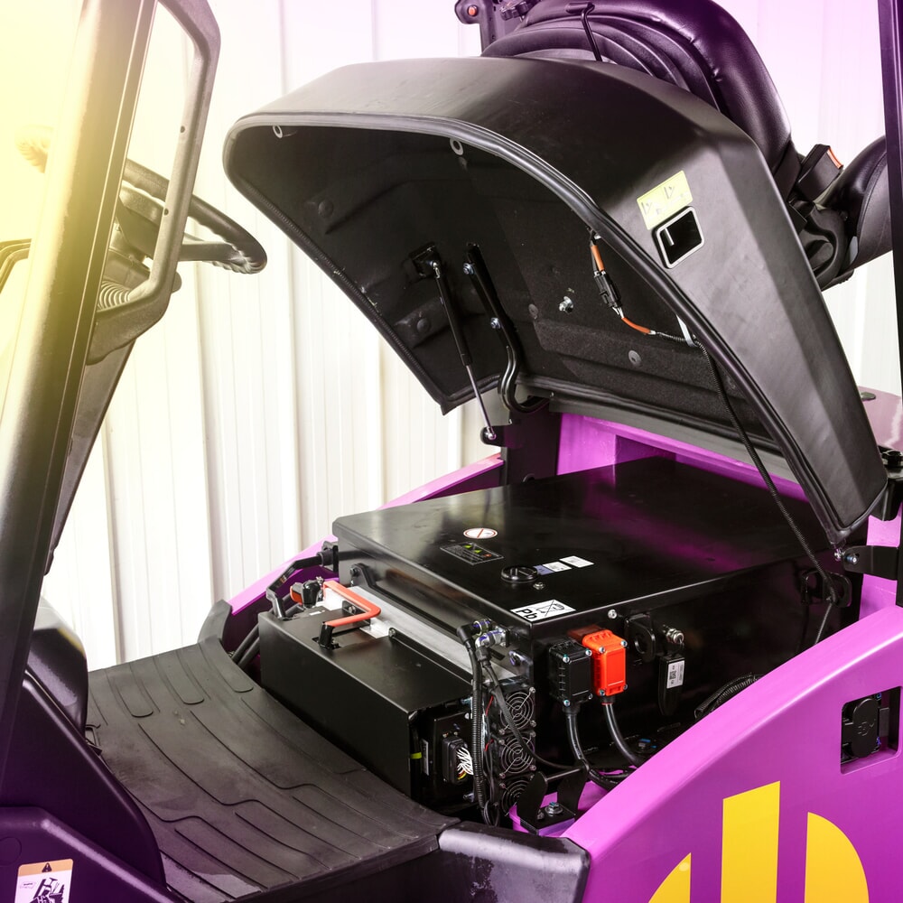 Číslo obrázka výrobku 10: AntOn by Jungheinrich elektrický vysokozdvižný vozík CBH 3.5 s dvojnásobným teleskopickým zdvihovým mechanizmom, výška zdvihu 3 300 mm, nosnosť 3 500 kg, vrátane externého nabíjača 80 V, 60 A, CEE, 5-pólový