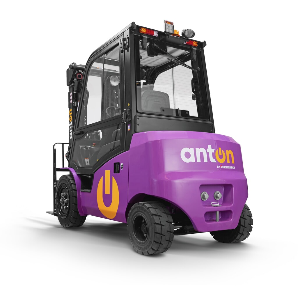 Číslo obrázka výrobku 5: AntOn by Jungheinrich elektrický vysokozdvižný vozík CBH 2.5 s trojitým teleskopickým zdvíhacím zariadením, výška zdvihu 4 800 mm, nosnosť 2 500 kg, kabína na ochranu pred poveternostnými vplyvmi Comfort, vrátane externej nabíjačky