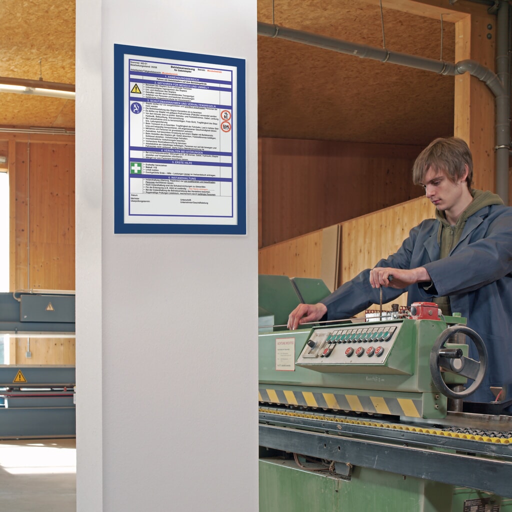 Informačný rám DURABLE DURAFRAME®, samolepiaci, DIN A3, červený Číslo obrázka výrobku 8: Informačný rám DURABLE DURAFRAME®, samolepiaci, DIN A3, červený