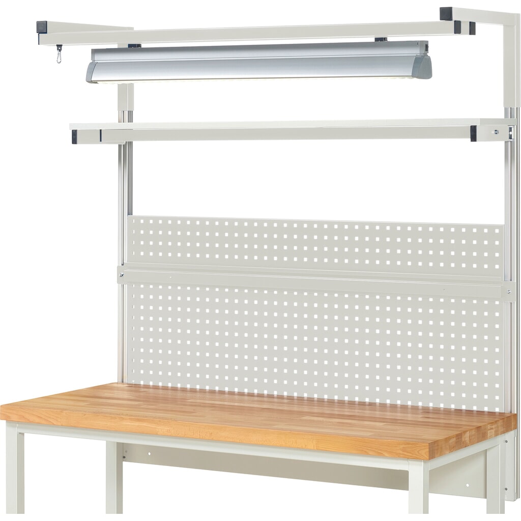 Nadstavba pracovného stola RAU, v × š × h 1 380 × 1 500 × 350 mm, s 1 policovou doskou, 1 prídržnou lištou, 1 párom výložníkov a 1 svietidlom, kompletná súprava 04 pre výrobok šírky 1 500 mm Číslo obrázka výrobku 2: Nadstavba pracovného stola RAU, v × š × h 1 380 × 1 500 × 350 mm, s 1 policovou doskou, 1 prídržnou lištou, 1 párom výložníkov a 1 svietidlom, kompletná súprava 04 pre výrobok šírky 1 500 mm