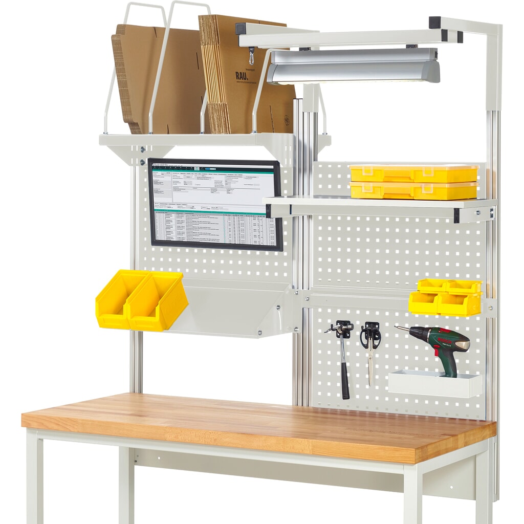 Nadstavba pracovného stola RAU, v × š × h 1 380 × 1 500 × 1 500 mm, s 1 policovou doskou, 1 prídržnou lištou, 1 naklápateľnou kovovou odkladacou lištou, 1 držiakom plochej obrazovky a 1 svietidlom, kompletná súprava 06 Obrázok výrobku: Nadstavba pracovného stola RAU, v × š × h 1 380 × 1 500 × 1 500 mm, s 1 policovou doskou, 1 prídržnou lištou, 1 naklápateľnou kovovou odkladacou lištou, 1 držiakom plochej obrazovky a 1 svietidlom, kompletná súprava 06